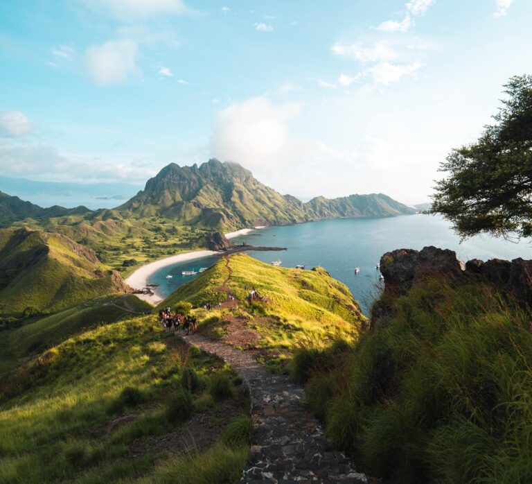 Nature’s Palette: The Geography of Picturesque Padar Island